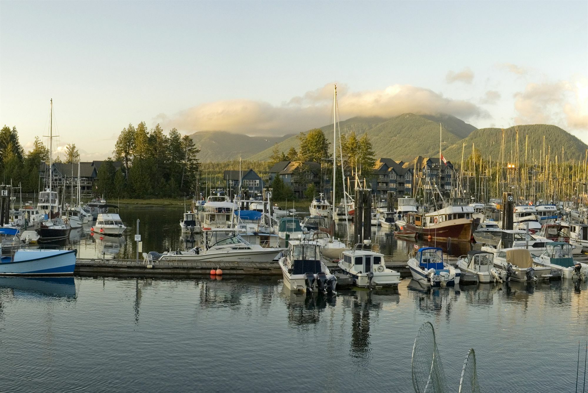 Waters Edge Shoreside Suites Ucluelet Luaran gambar